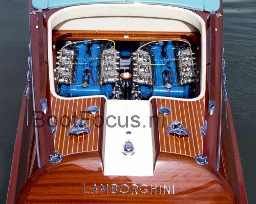 Riva V8 specificaties